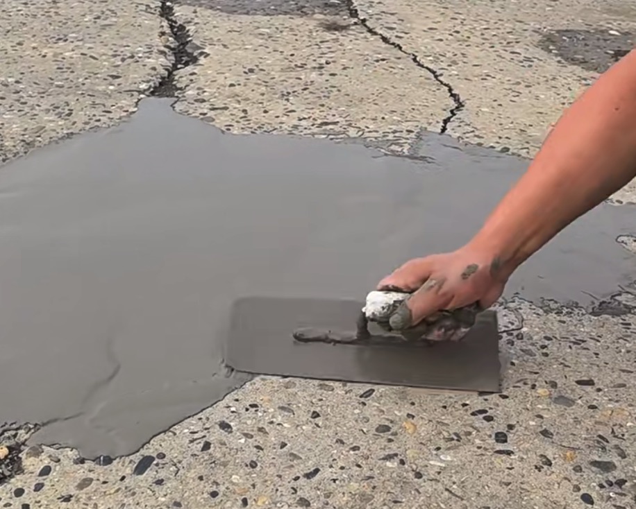 射洪CGM 高效薄层道路修补料（CGM 道路抢修料）